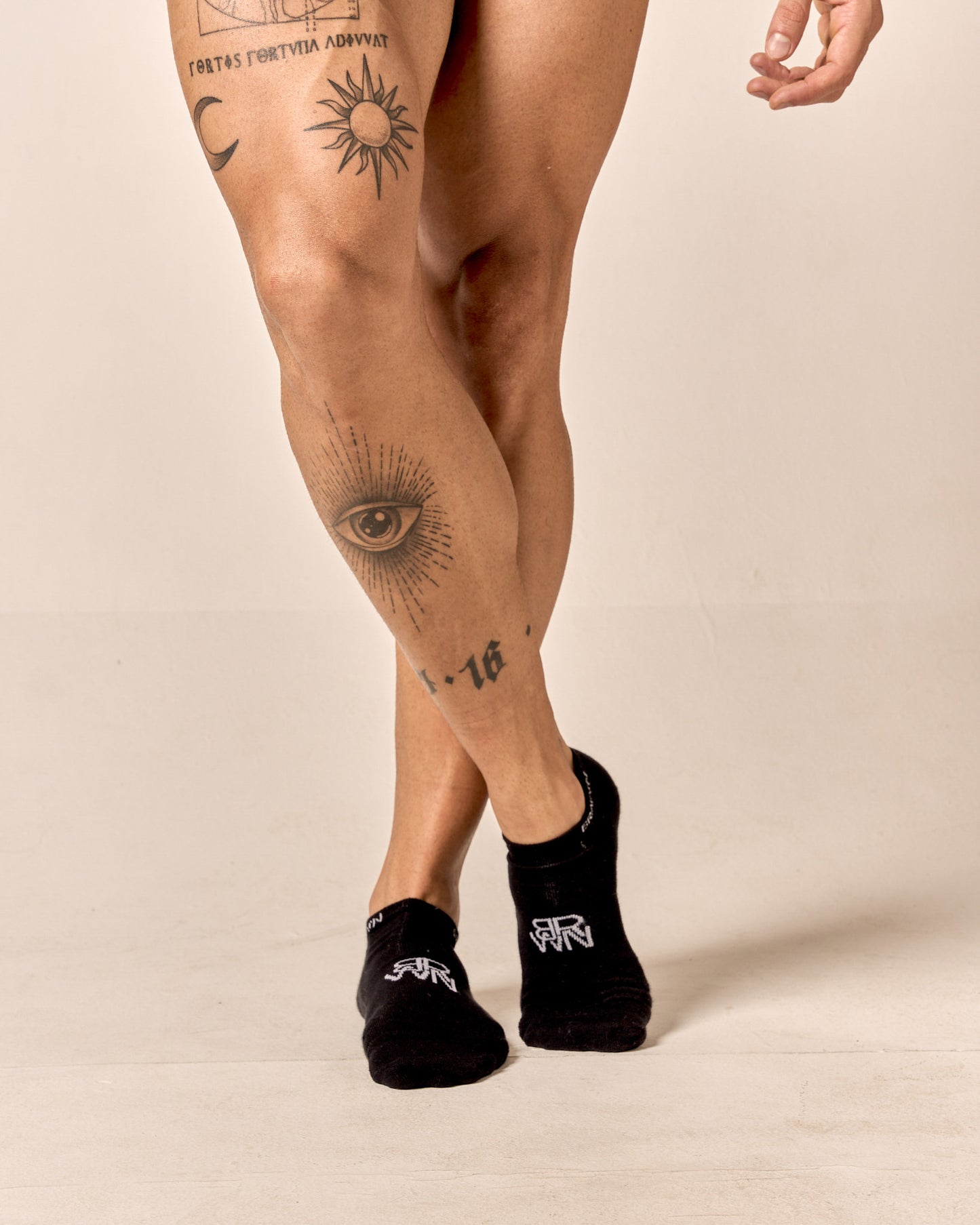 MEDIAS BRWN CORTAS N/B