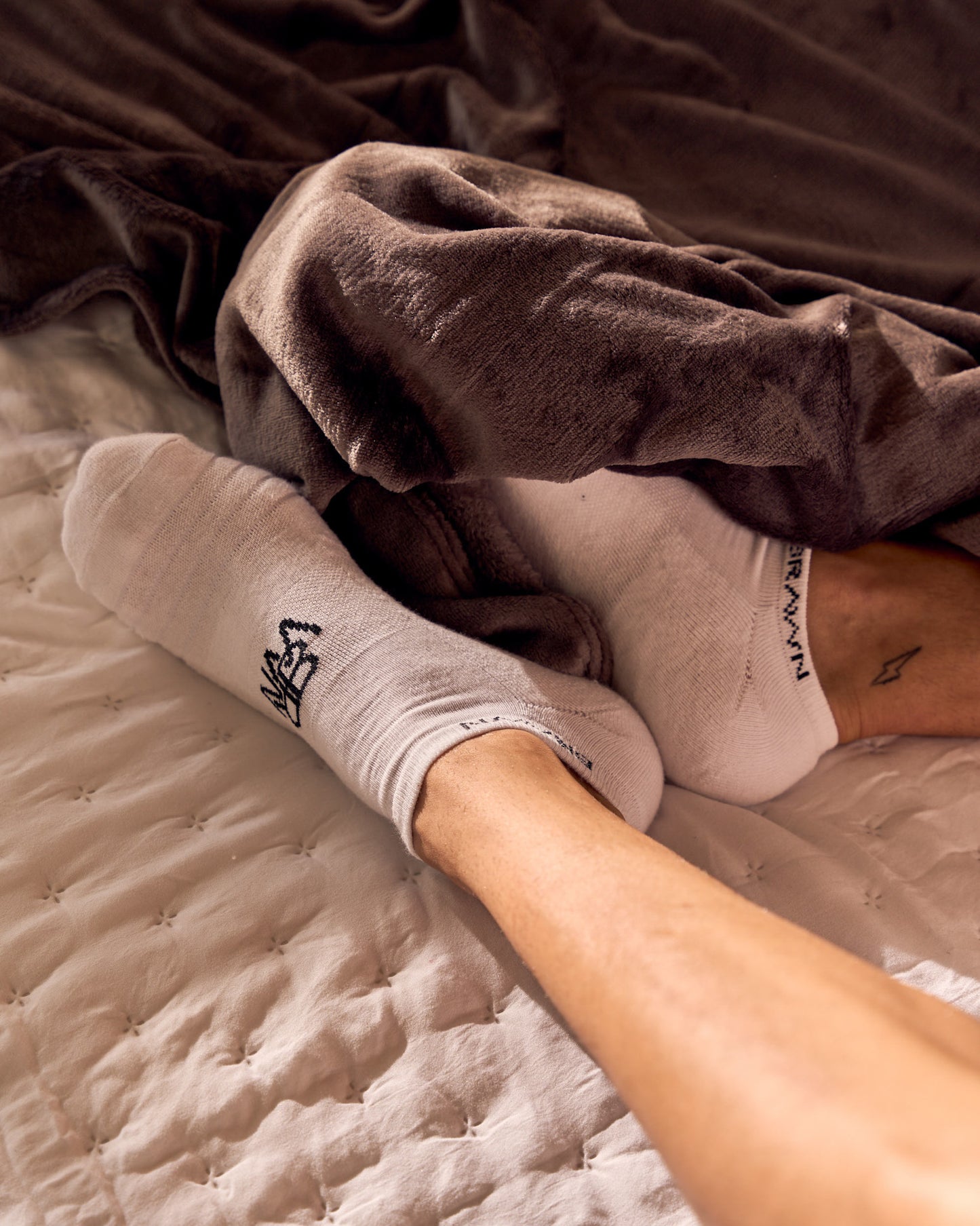 MEDIAS BRWN CORTAS B/N